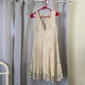 Cute, sleeveless, vintage lace dress. Size small. Wishlist brand.